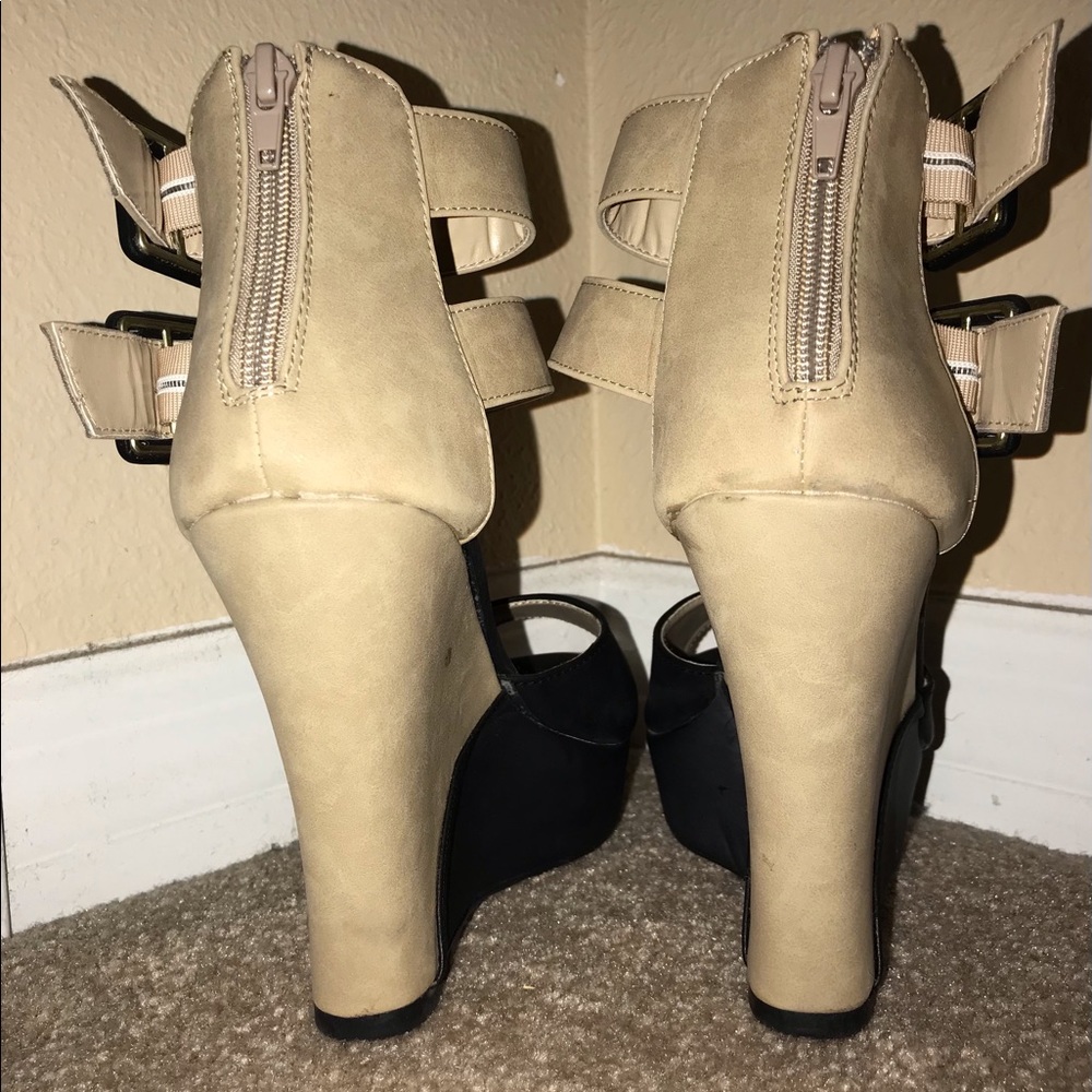 Open Toe Wedge Heel - Picture 2 of 10